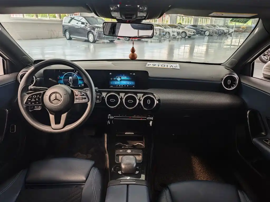 Mercedes-Benz A-Class 2019 — фото 9