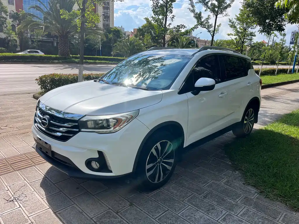 GAC Trumpchi GS4 2017 — фото 1