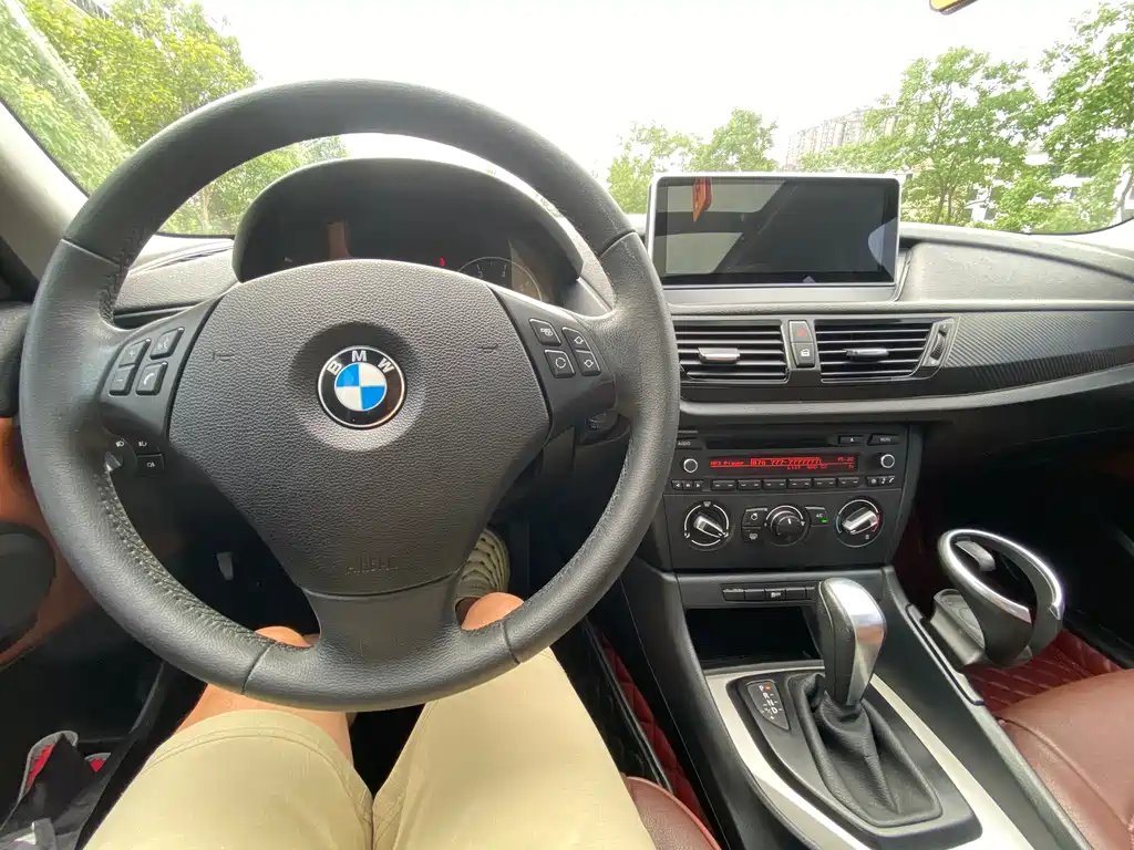 BMW X1 2013 — фото 14
