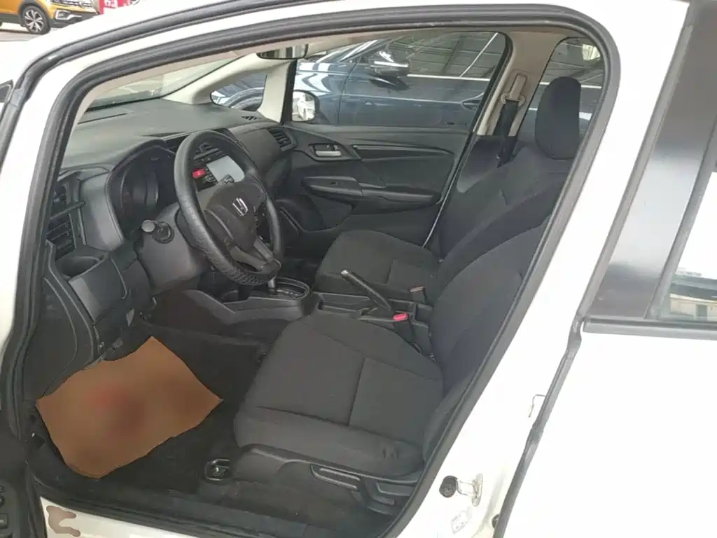 Honda Fit 2015 — фото 16