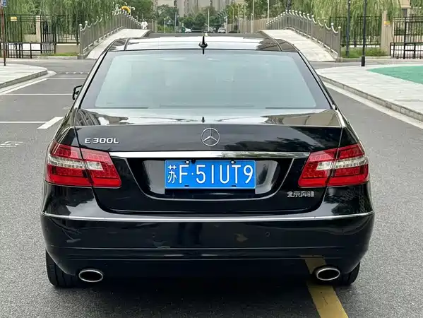 Mercedes-Benz E-Class 2012