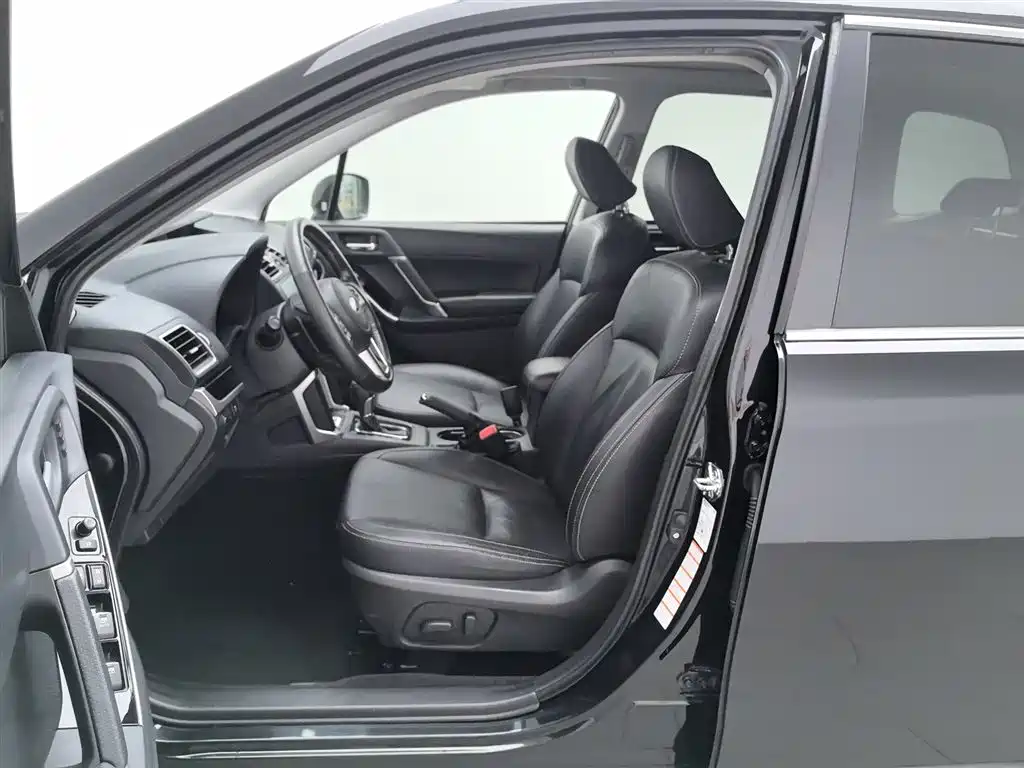 Subaru Forester 2017 — фото 10