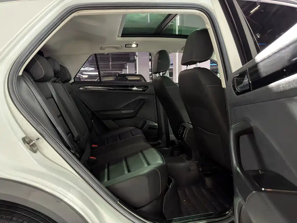 Volkswagen T-Roc 2019 — фото 13
