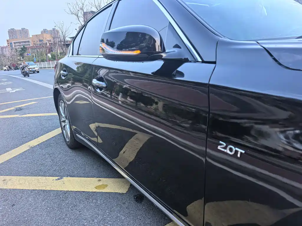 Infiniti Q50L 2017 — фото 16