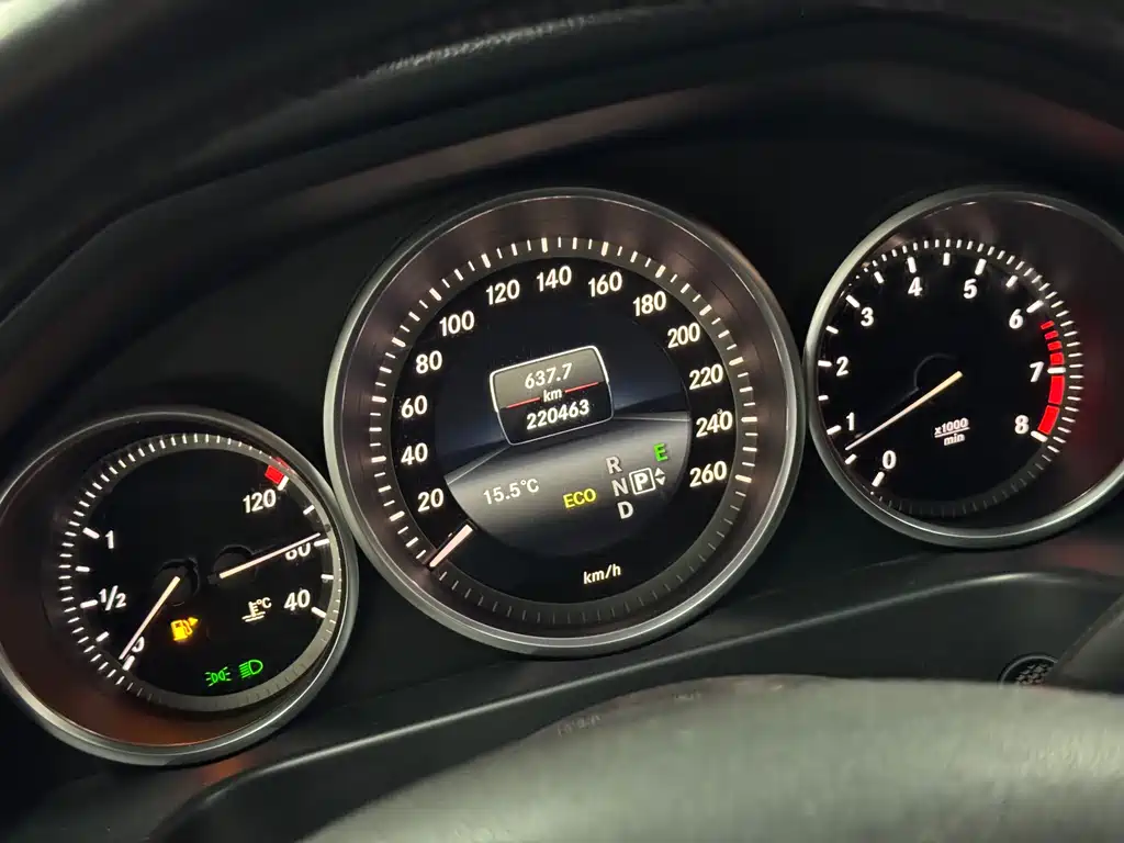 Mercedes-Benz E-Class 2015 — фото 6