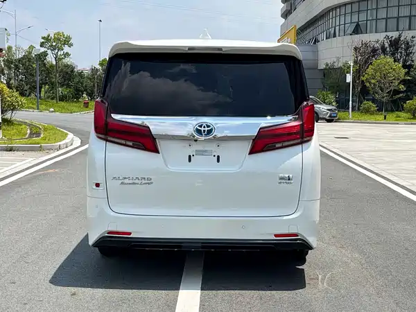 Toyota Alphard 2021