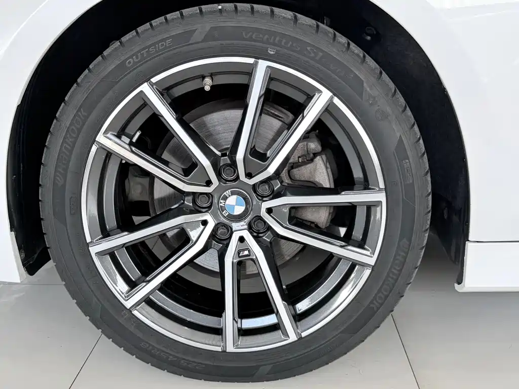 BMW 3 Series 2023 — фото 18