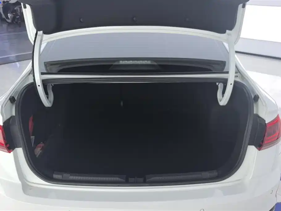 Volkswagen Bora 2023