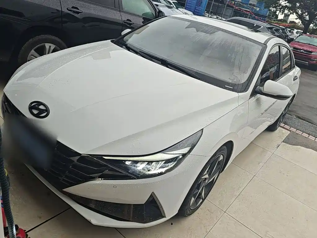 Hyundai Elantra 2023