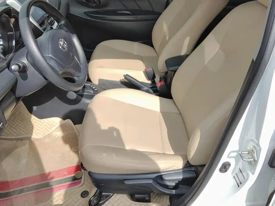 Toyota Yaris L 2019 — фото 9