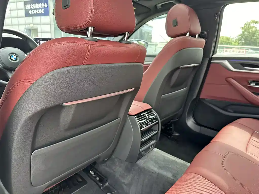 BMW 5 Series 2021 — фото 18