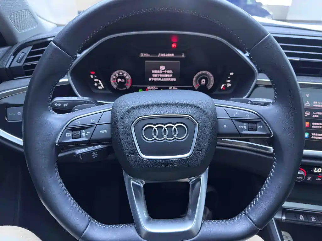 Audi Q3 2022 — фото 12