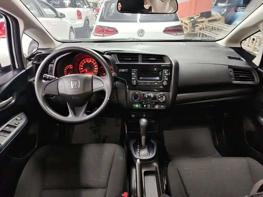 Honda Fit 2018 — фото 10