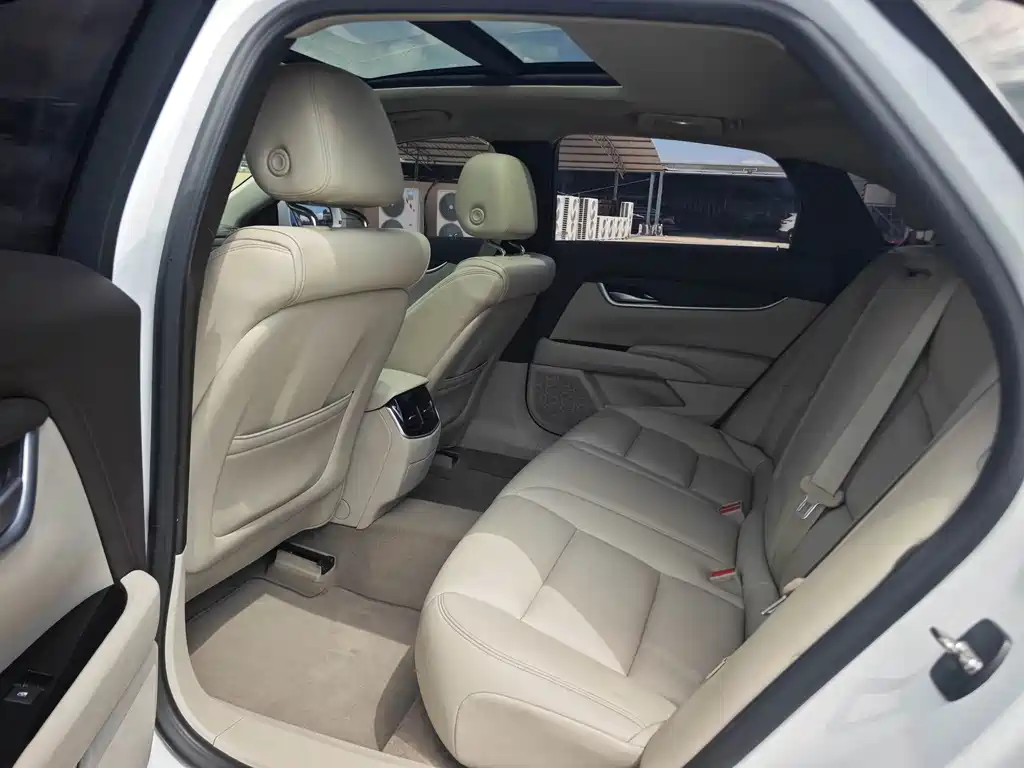 Cadillac XTS 2017 — фото 16