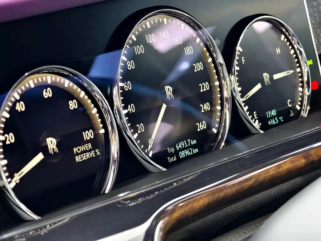 Rolls-Royce Phantom 2021 — фото 12