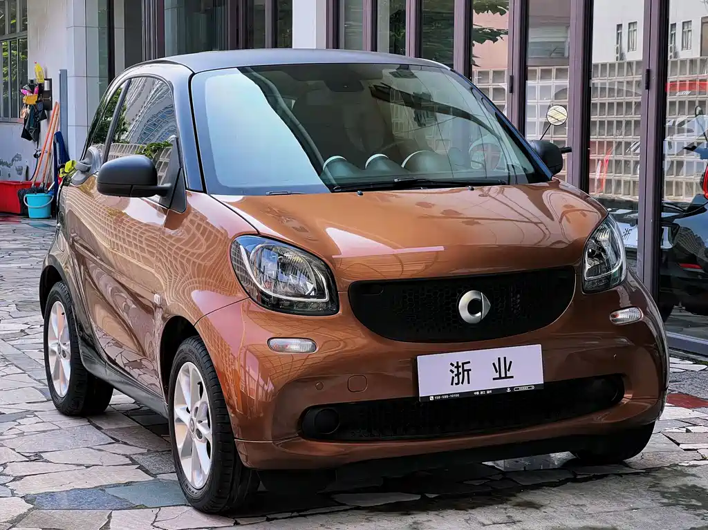 smart Fortwo 2016 — фото 11