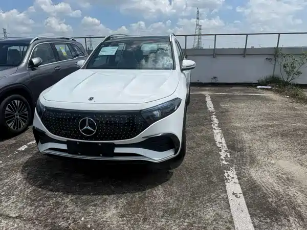 Mercedes-Benz EQB 2026