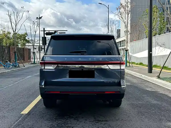 Lincoln Navigator 2022