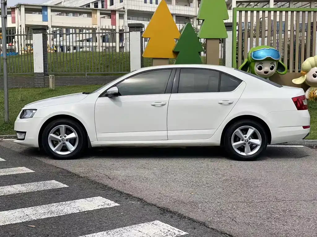 Skoda Octavia 2015 — фото 4