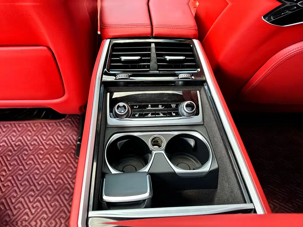 BMW 7 Series 2019 — фото 14