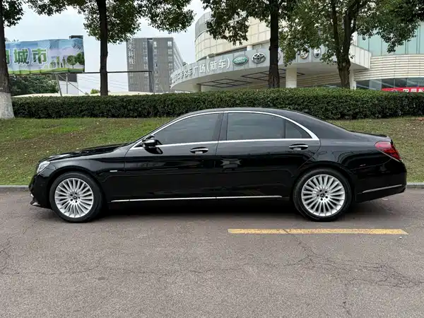 Mercedes-Benz S-Class 2020
