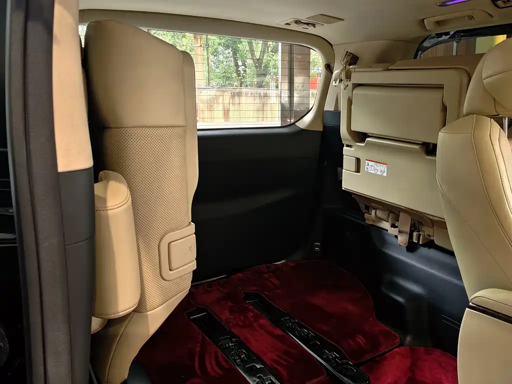 Toyota Alphard 2018 — фото 19