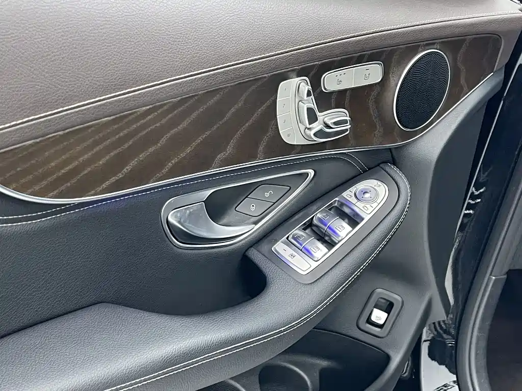 Mercedes-Benz GLC 2020 — фото 15