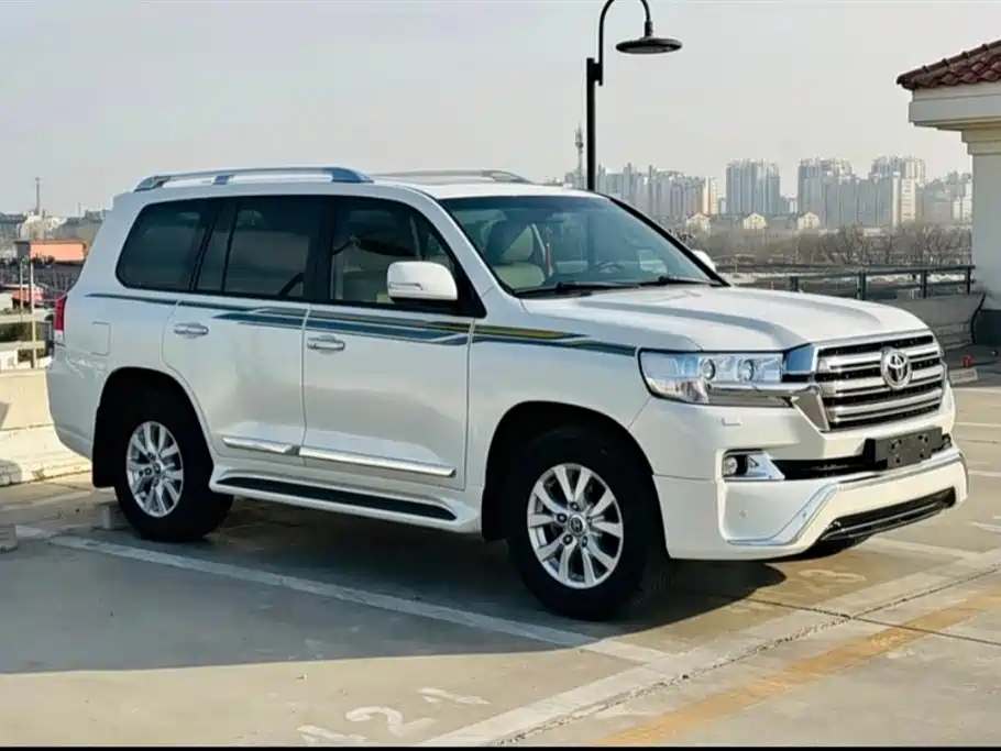 Toyota Land Cruiser 2018 — фото 2