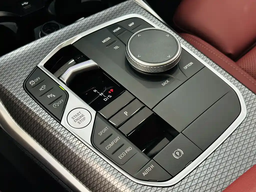 BMW 3 Series 2025 — фото 16