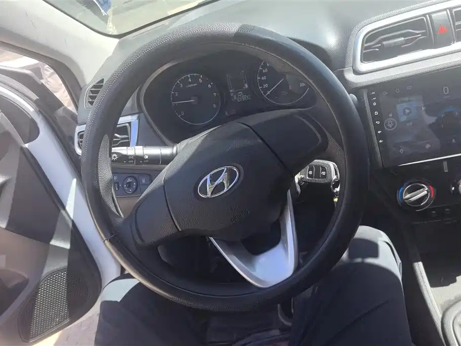 Hyundai Verna 2020 — фото 15