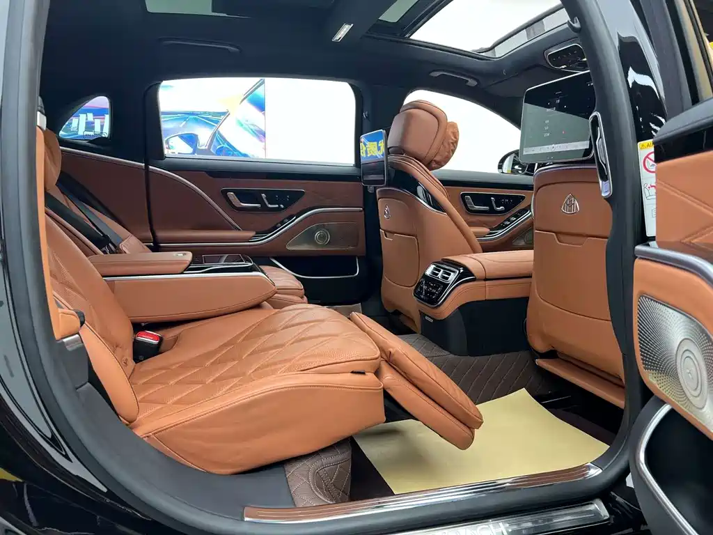 Mercedes-Benz Maybach S-Class 2022 — фото 32