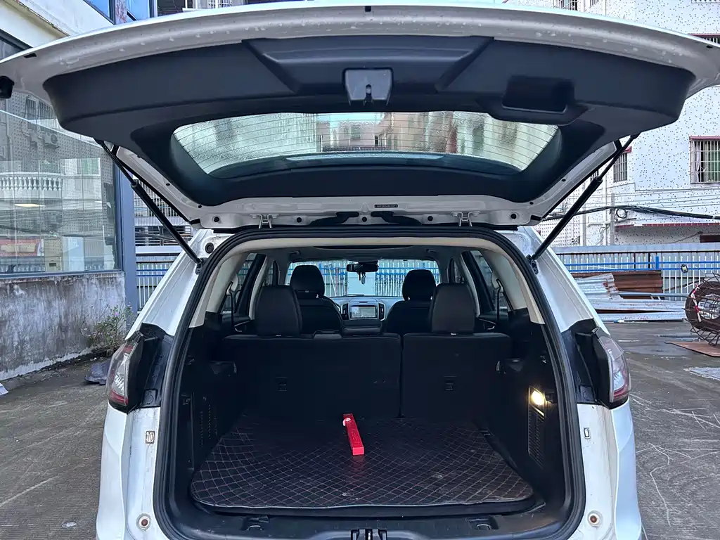 Ford Edge 2018 — фото 13