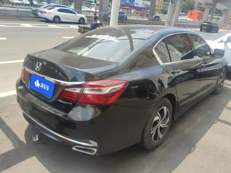 Honda Accord 2017 — фото 3