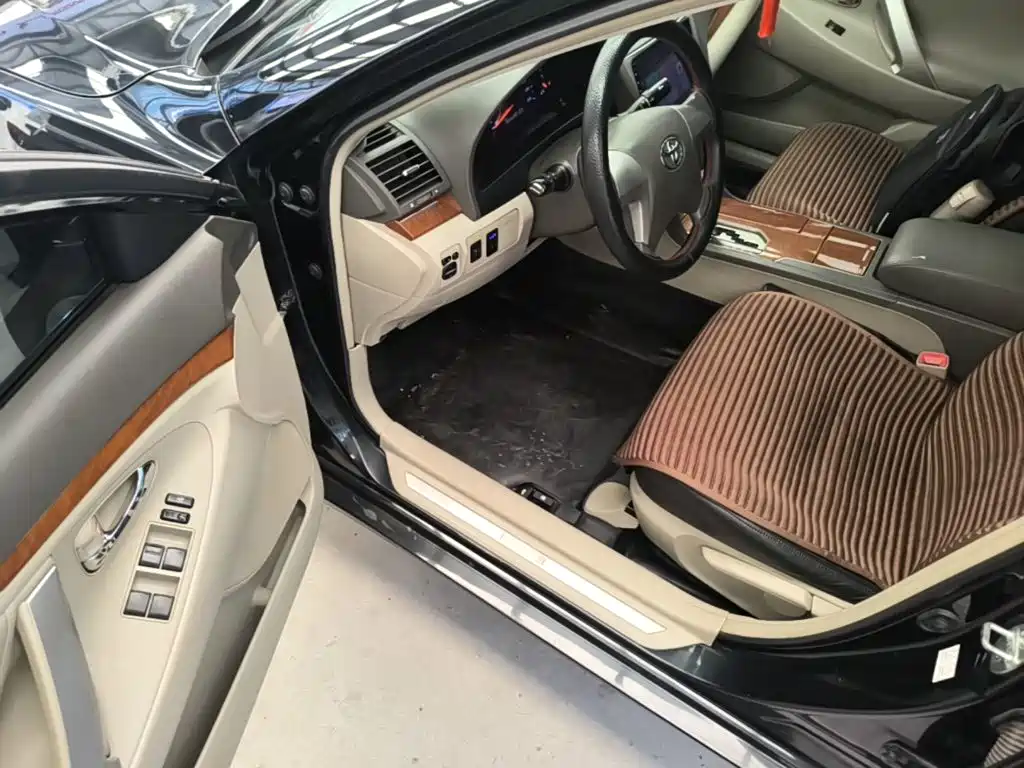 Toyota Camry 2014 — фото 16