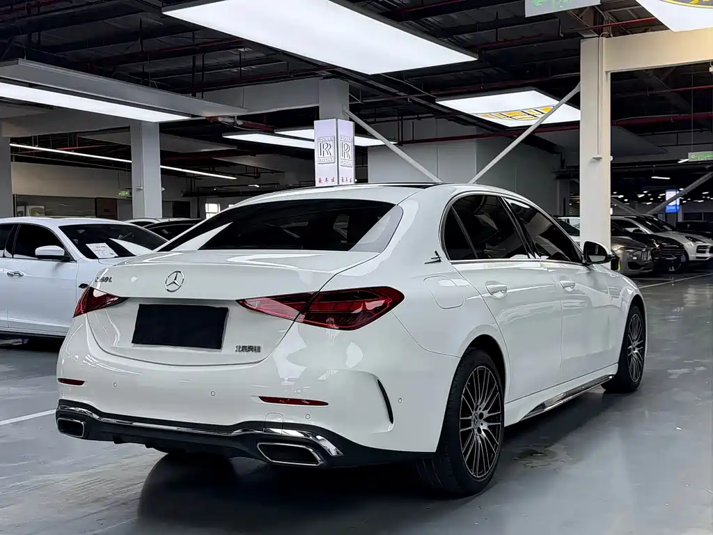 Mercedes-Benz C-Class 2023 — фото 18