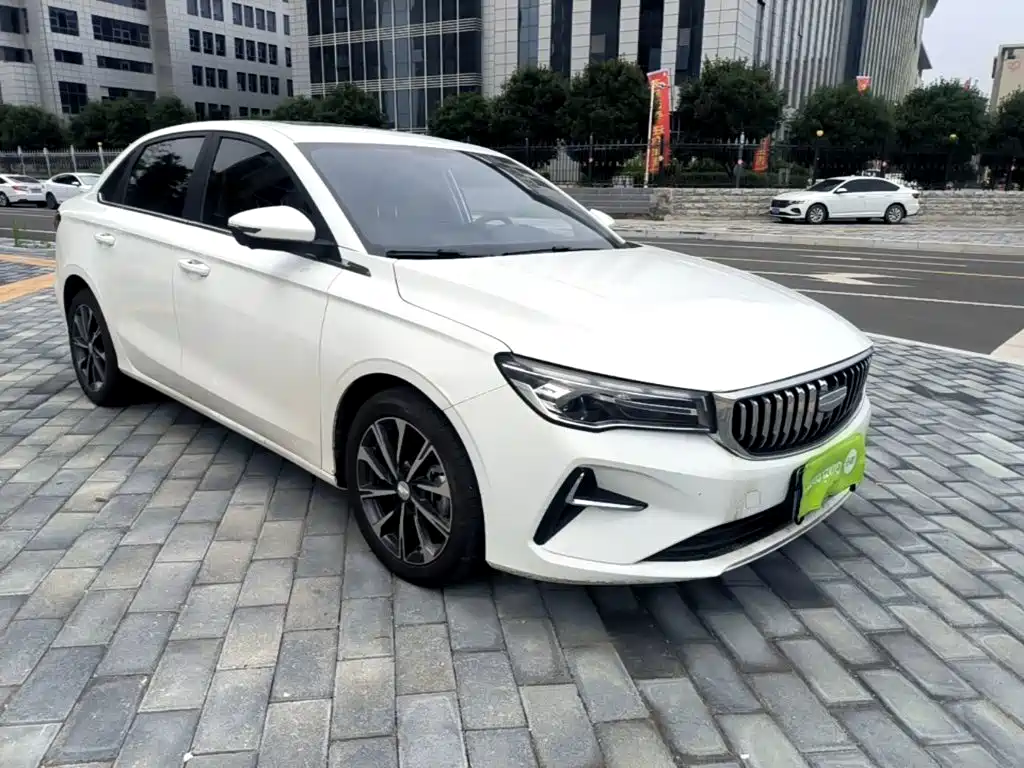 Geely Emgrand 2025 — фото 4