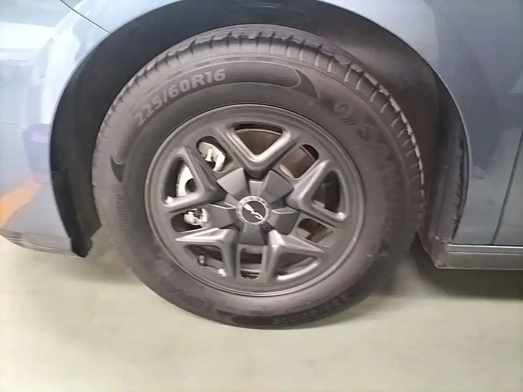 BYD Seal 05 DM-i 2025 — фото 25