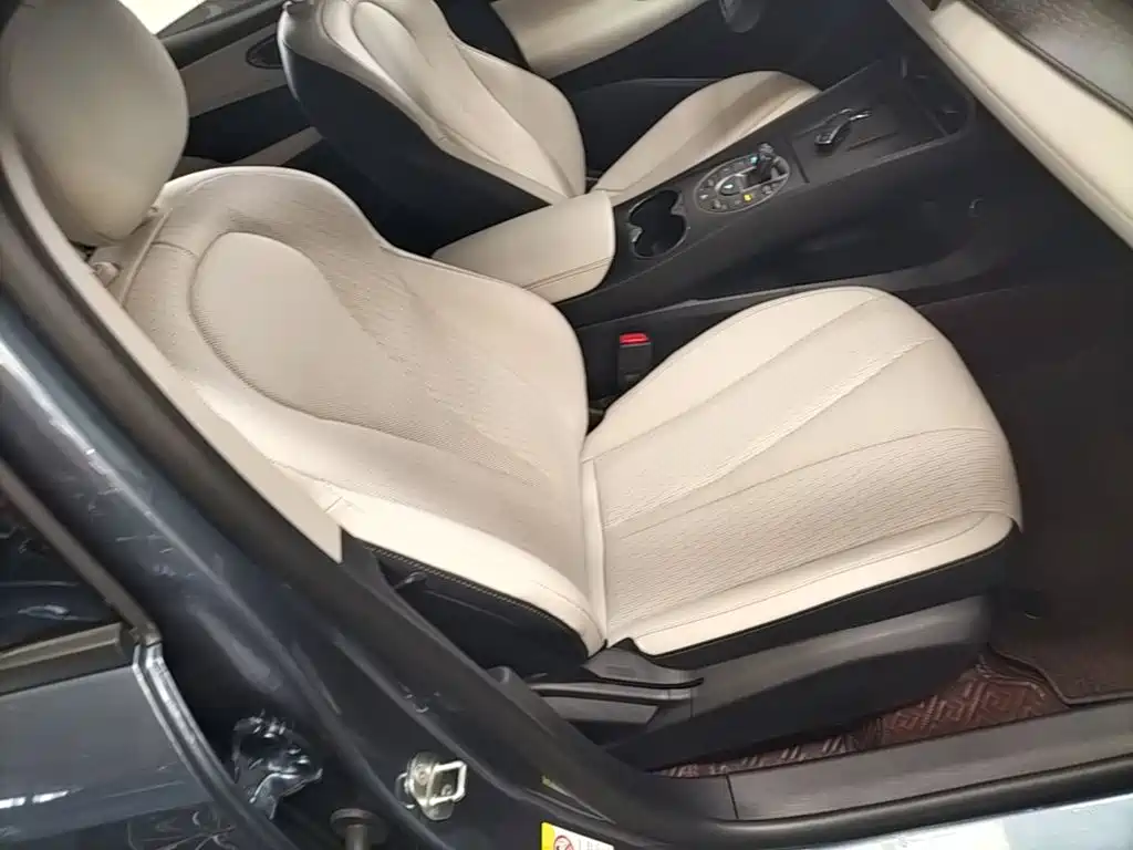 BYD Seal 05 DM-i 2025 — фото 20