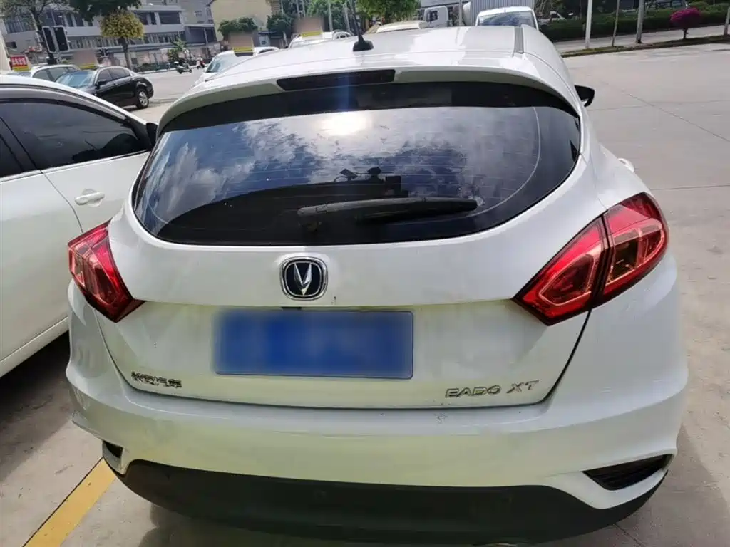 Changan Eado XT 2015 — фото 6
