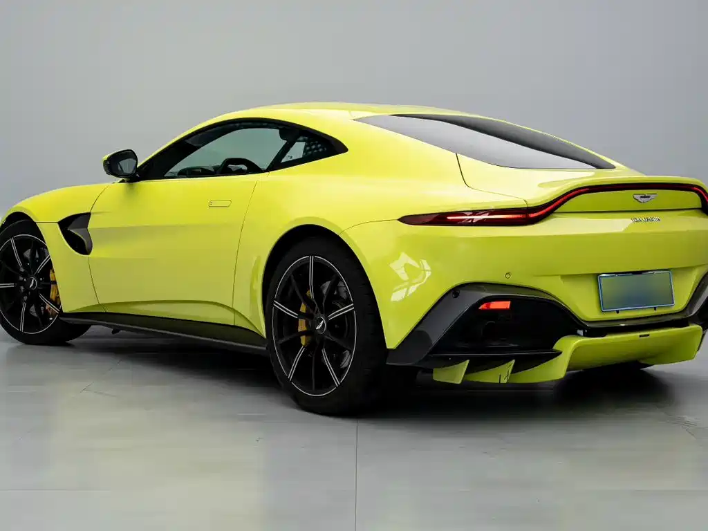 Aston Martin V8 Vantage 2018 — фото 8