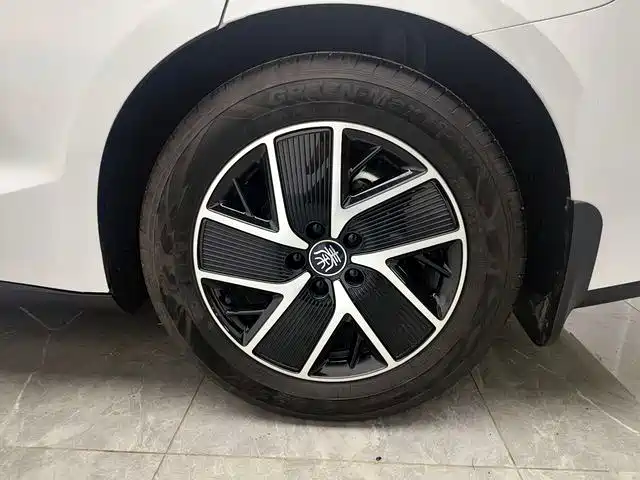 BYD Qin L 2024 — фото 17