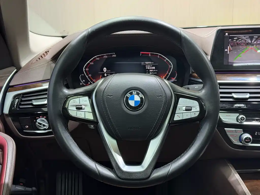 BMW 5 Series 2020 — фото 16