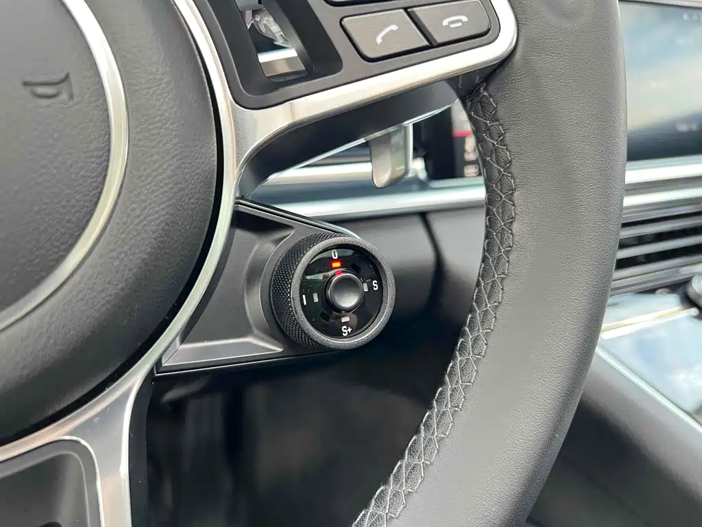 Porsche Panamera 2018 — фото 45