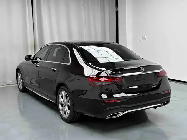 Mercedes-Benz E-Class 2022