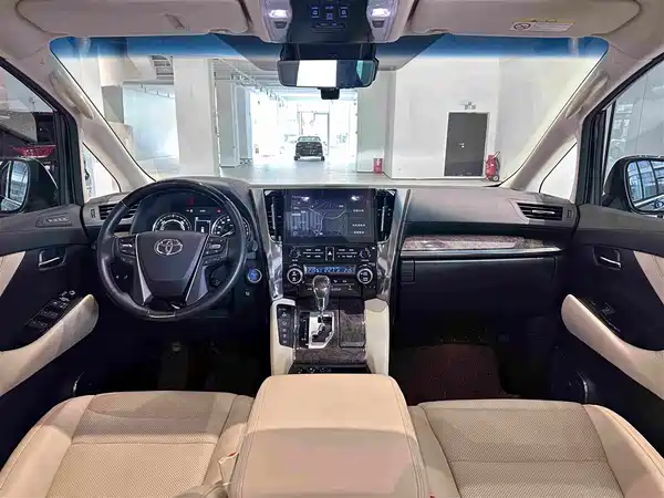 Toyota Vellfire 2022