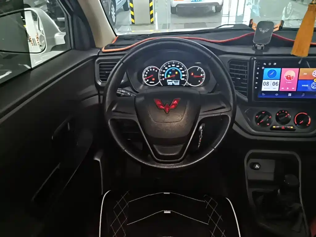 Wuling Hongguang V 2022 — фото 11