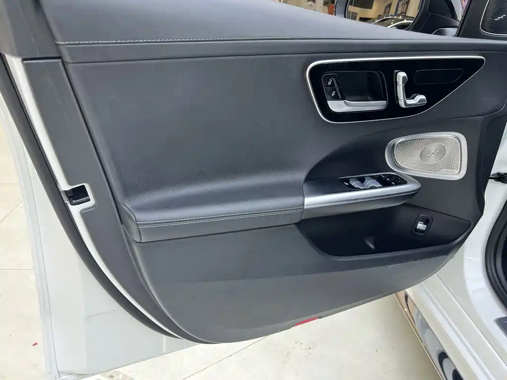 Mercedes-Benz C-Class 2022 — фото 15
