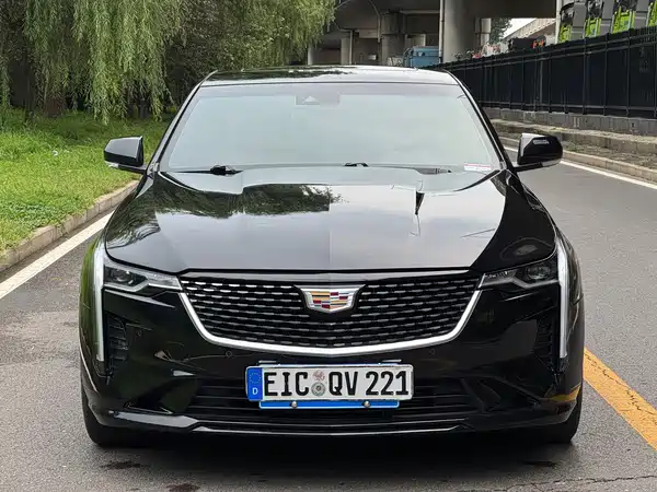 Cadillac CT4 2022