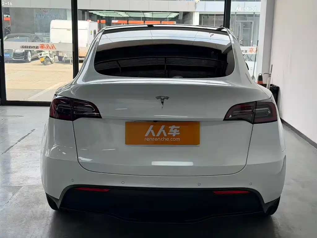 Tesla Model Y 2022 — фото 16
