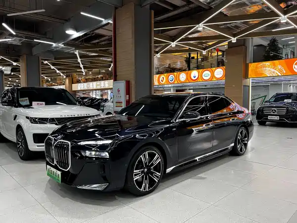 BMW i7 2024